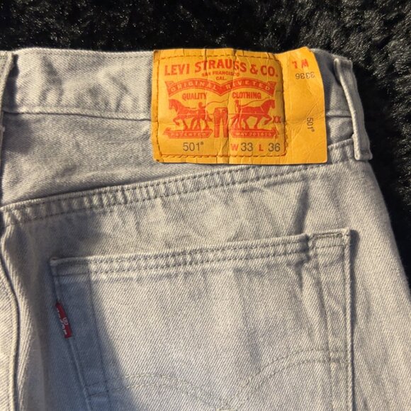 Levi’s 501 Original Fit Light Wash Jeans Size 33x36 - Picture 3 of 3